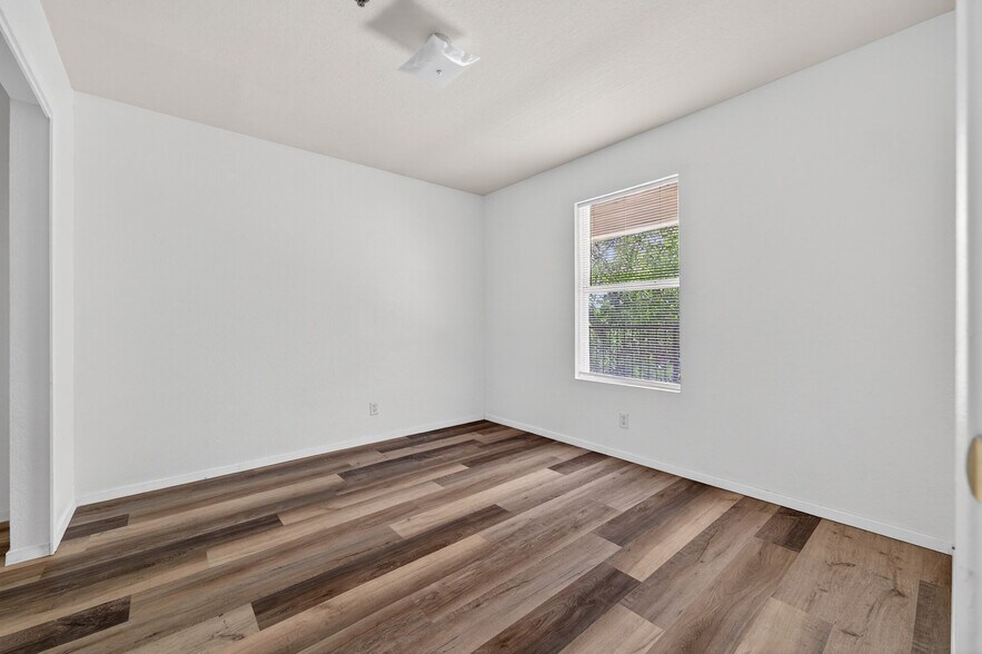 More Photos Of 926 Drury Ln, San Antonio Apartments For Sale