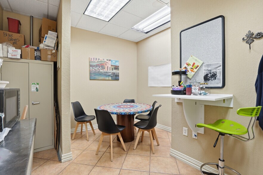 More Photos Of 8845 Davis Blvd, Keller Medical For Sale