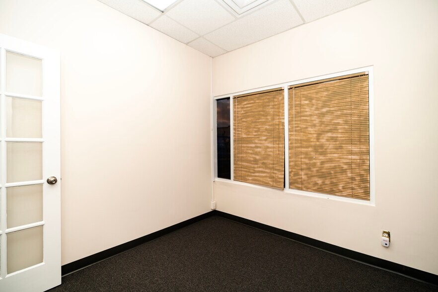 More Photos Of 5367 N Nob Hill Rd, Sunrise Office For Lease