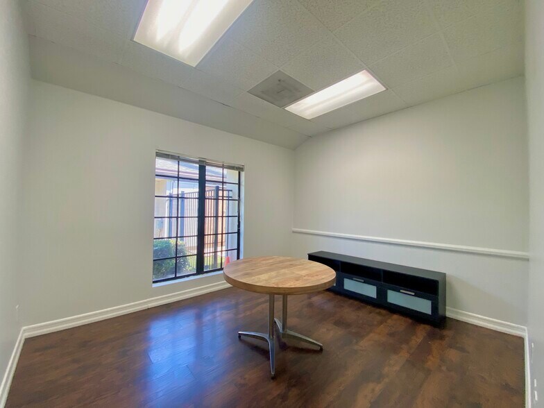 More Photos Of 3151 Airway Ave, Costa Mesa Medical For Lease