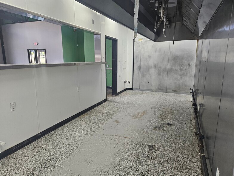 More Photos Of 3308 S Bryant Ave, Edmond Unknown For Lease