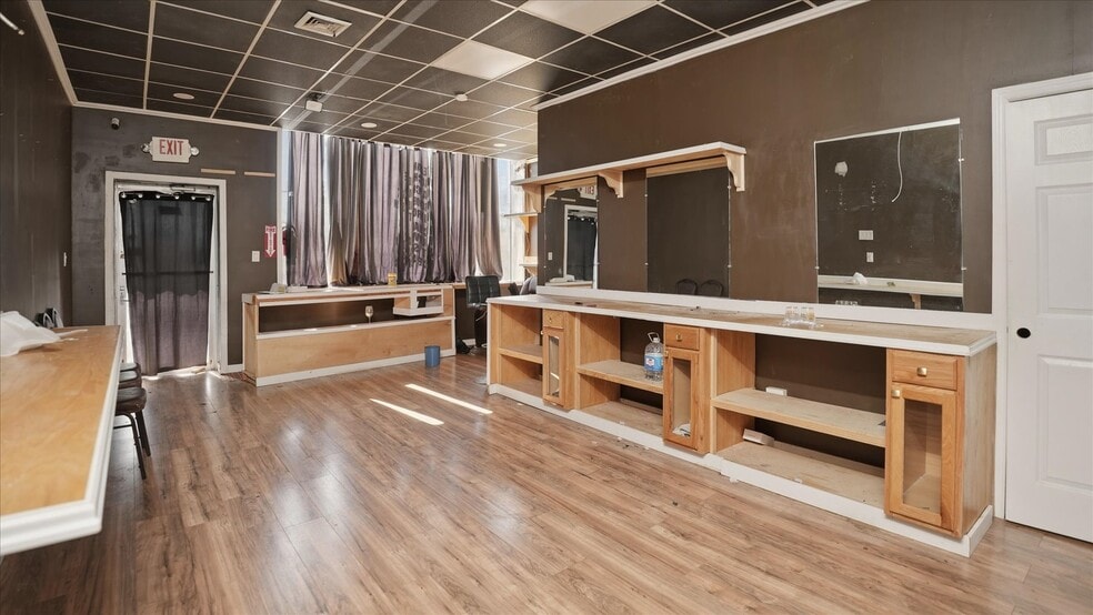 More Photos Of 761 Deer Park Ave, North Babylon Storefront For Lease