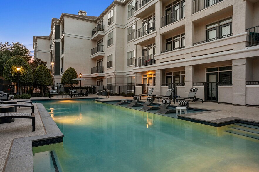 More Photos Of 7927 Forest Ln, Dallas Apartments For Lease