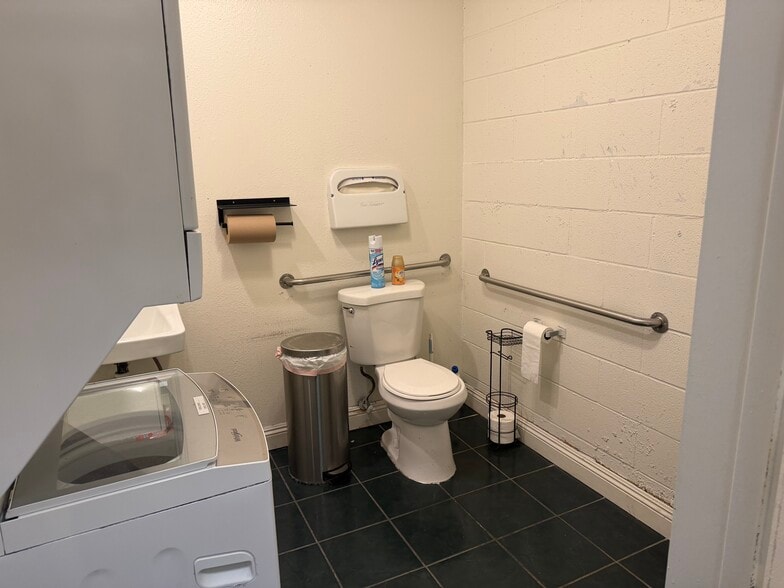 More Photos Of 443-457 W Foothill Blvd, Monrovia Storefront Retail Office For Lease