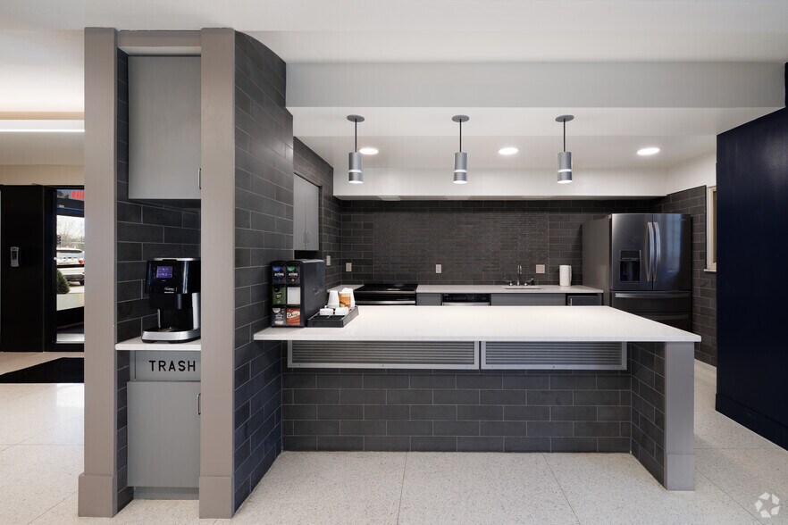 More Photos Of 1001 N McKnight Rd, Saint Louis Apartments For Sale