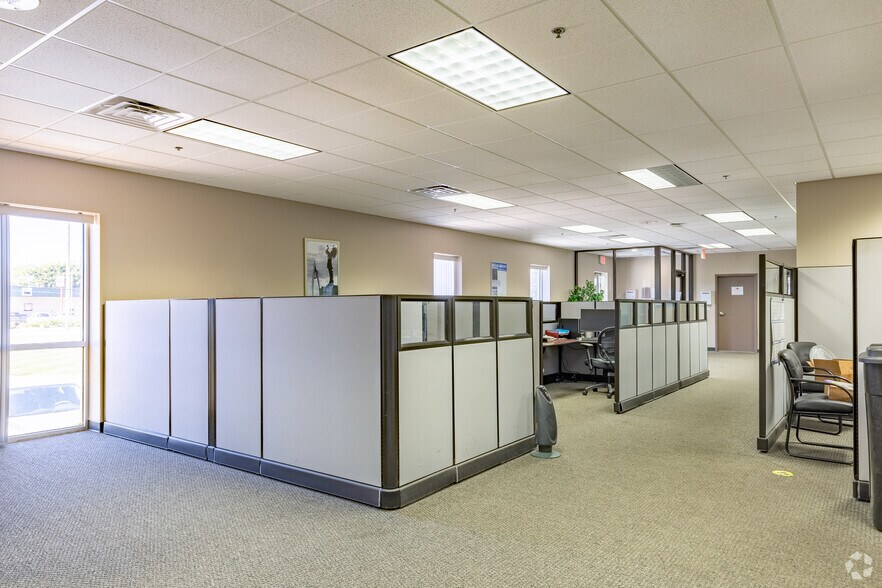 More Photos Of 2810 S West St, Wichita Manufacturing For Sale