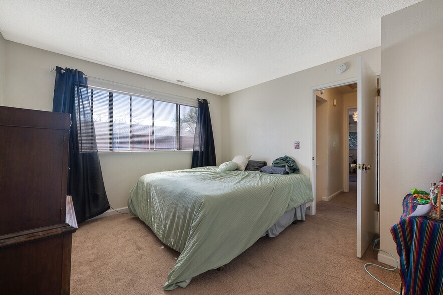 More Photos Of 1311 Prentice Dr, Healdsburg Multifamily For Sale