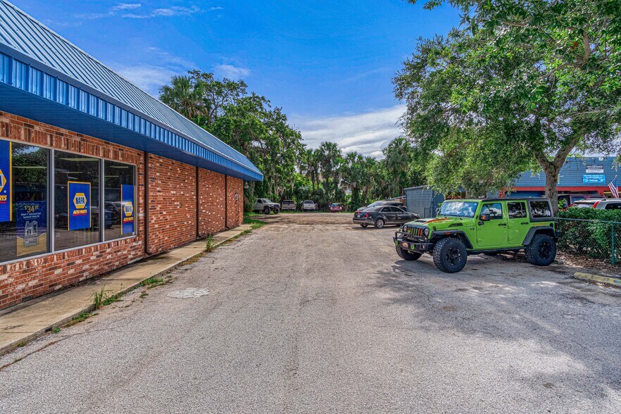 More Photos Of 4651 S Ridgewood Ave, Port Orange Auto Repair For Sale