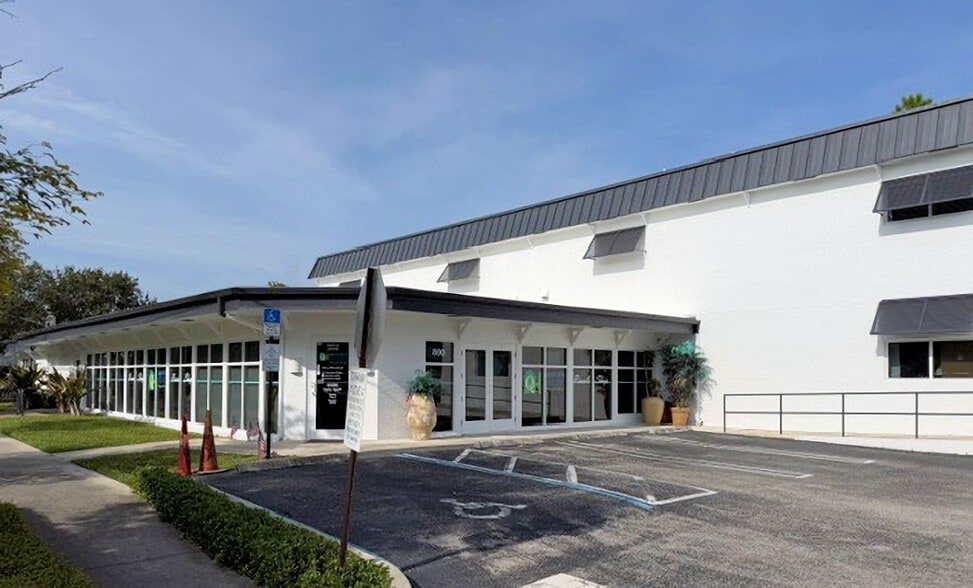 More Photos Of 800 W Indiantown Rd, Jupiter Storefront Retail Office For Lease