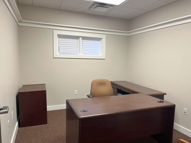 More Photos Of 140 Point Judith Rd, Narragansett Storefront Retail Office For Sale