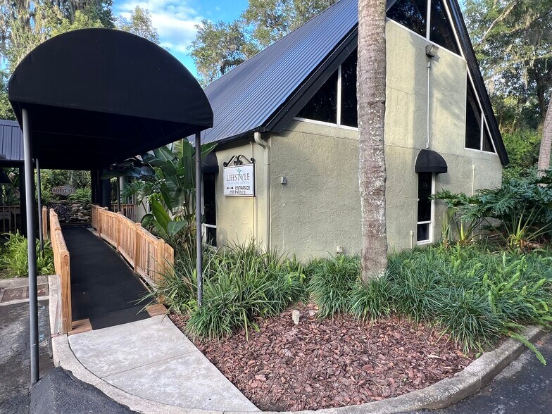 More Photos Of 2139 NE 2nd St, Ocala Medical For Sale