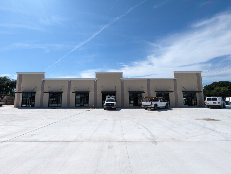 More Photos Of 2302 Nall St, Port Neches Storefront For Lease