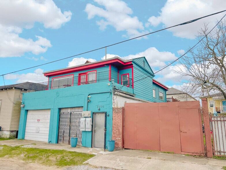 Primary Photo Of 2806 St Louis St, New Orleans Storefront Retail Residential For Lease