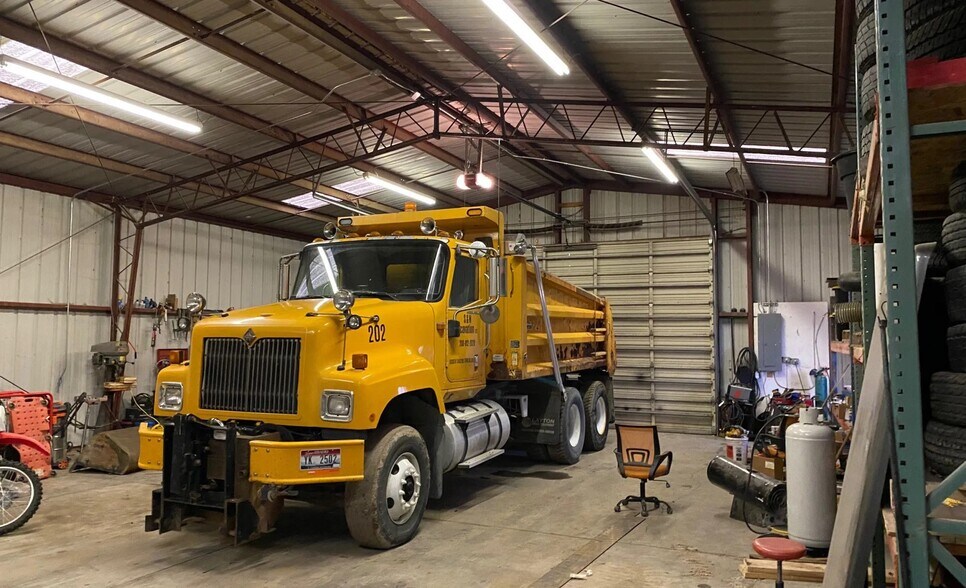 More Photos Of 19560 Lower Pleasant Ridge Rd, Caldwell Warehouse For Lease