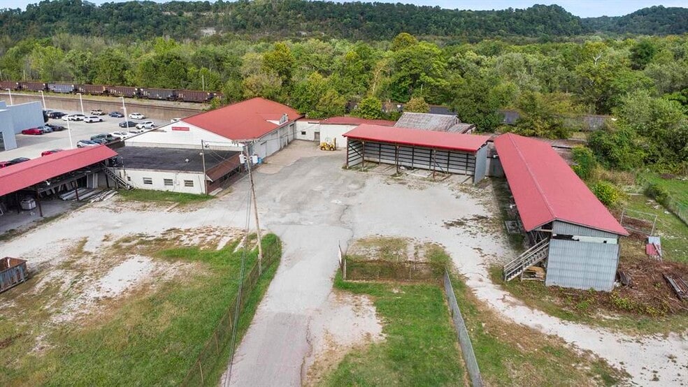 More Photos Of 3571 Winchester Ave, Ashland Freestanding For Sale