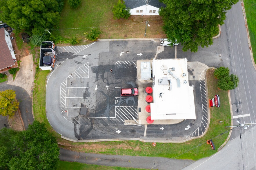 More Photos Of 938 Grove St, Shelby Fast Food For Sale