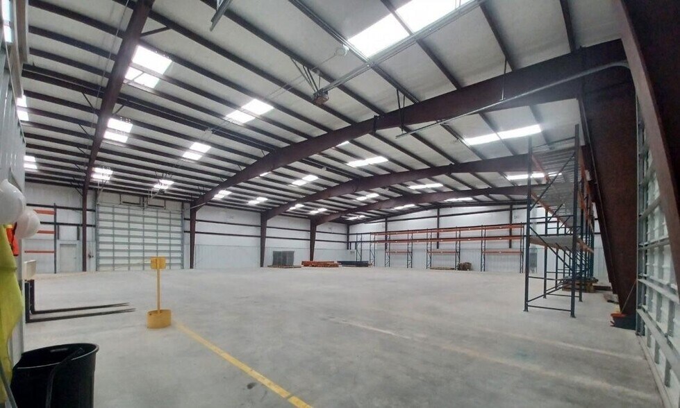 More Photos Of 236 Industrial Park Dr, Victoria Warehouse For Sale