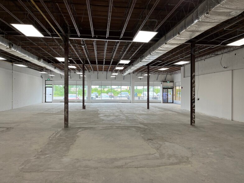 More Photos Of 1220-1228 Old Innes Rd, Ottawa Warehouse For Lease