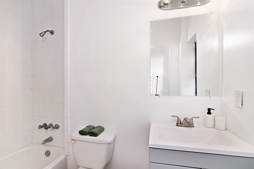 More Photos Of 2345 NE 135th St, Miami Apartments For Sale