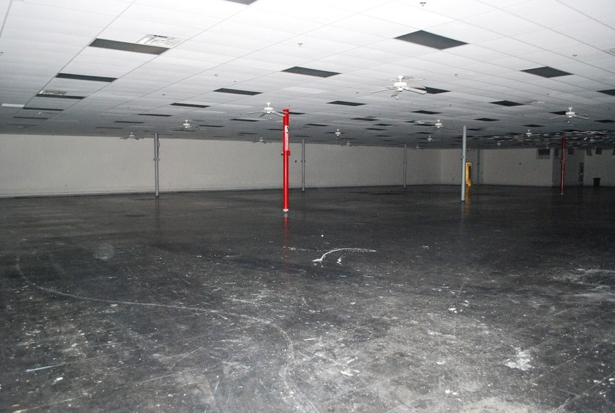 More Photos Of 5055 Austell Rd, Austell Storefront For Lease