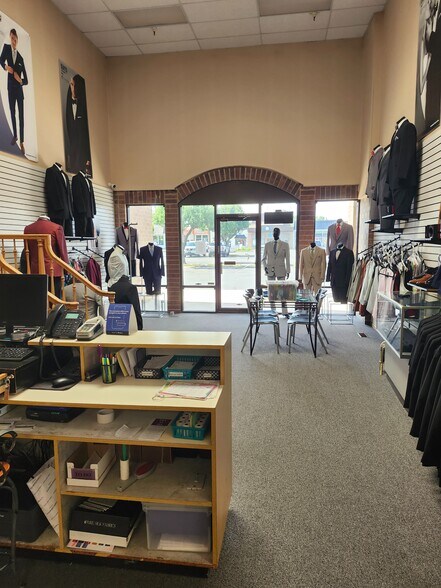 More Photos Of 9455 S Union Sq, Sandy Storefront Retail Office For Sale