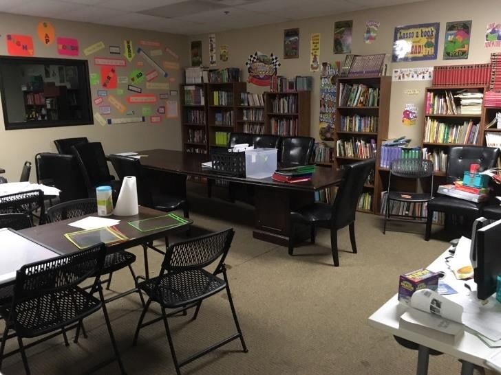 More Photos Of 201 Executive Way, DeSoto Showroom For Lease