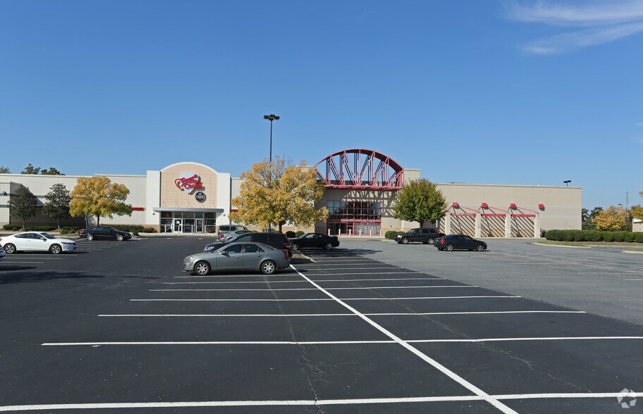 More Photos Of 8809 Jw Clay Blvd, Charlotte General Retail For Lease