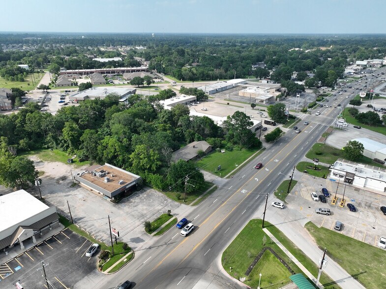 More Photos Of 1000 W Main St, Tomball Restaurant For Lease