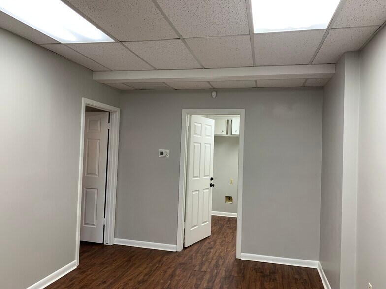 More Photos Of 14339 Torrey Chase Blvd, Houston Office For Sale