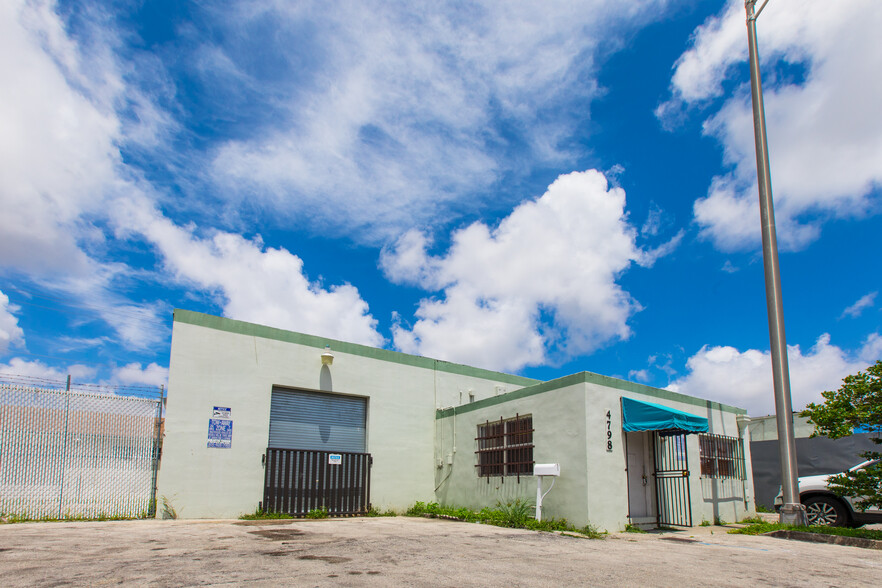 Primary Photo Of 4798 E 10th Ln, Hialeah Service For Lease