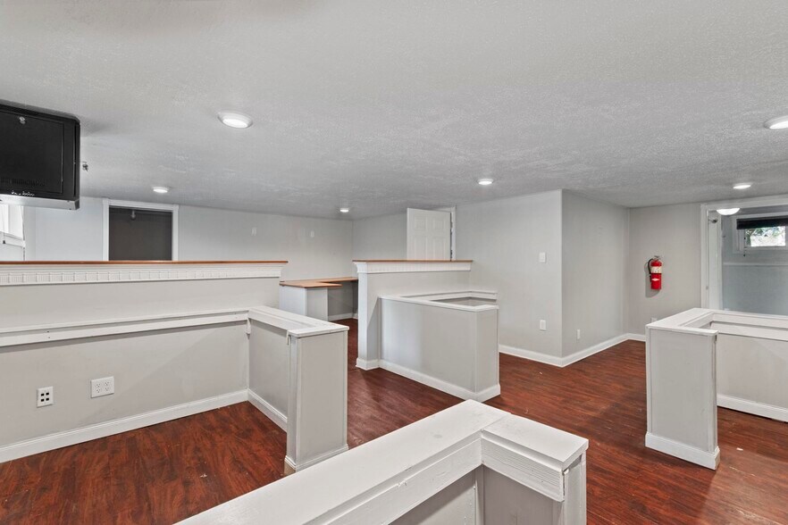 More Photos Of 78 Ash St, Calvert City Office For Sale