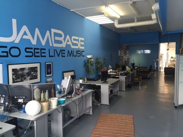 More Photos Of 1377-1379 Harrison St, San Francisco Light Distribution For Lease