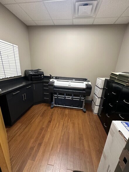 More Photos Of 996 Wilkinson Trce, Bowling Green Office For Sale