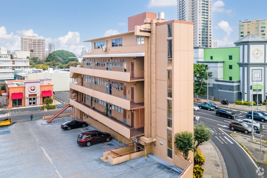 More Photos Of 1521 S King St, Honolulu Office For Lease