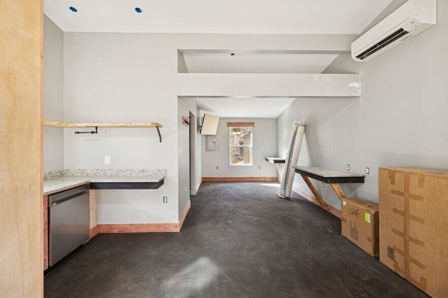 More Photos Of 3158 Summertown Hwy, Summertown Hotel For Sale