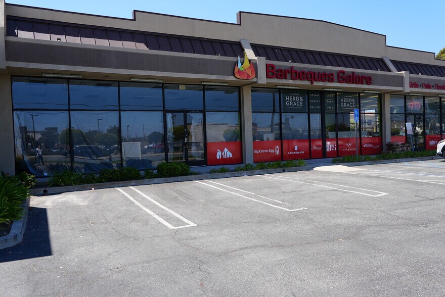 More Photos Of 18225 Hawthorne Blvd, Torrance Storefront Retail Office For Lease