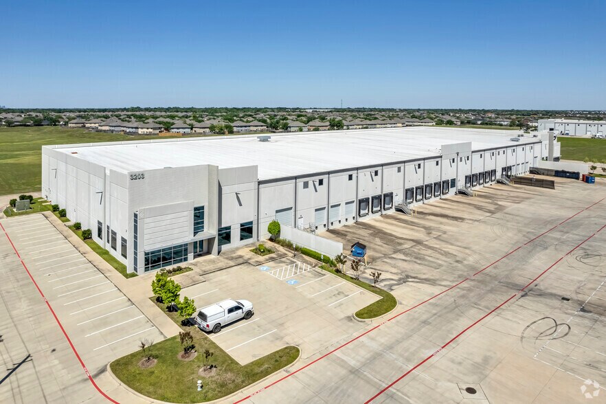 More Photos Of 3203 S Sam Houston Pky E, Houston Warehouse For Lease