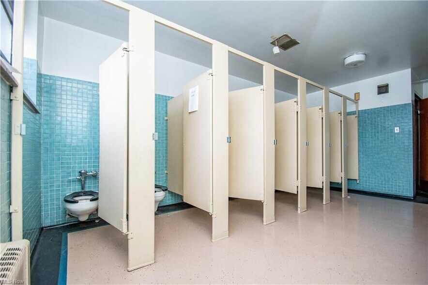 More Photos Of 335 W 5th St, East Liverpool Religious Facility For Sale