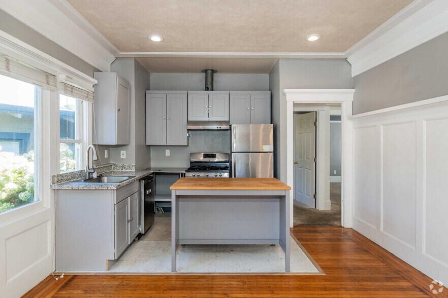 More Photos Of 5476 Vicente Way, Oakland Apartments For Sale