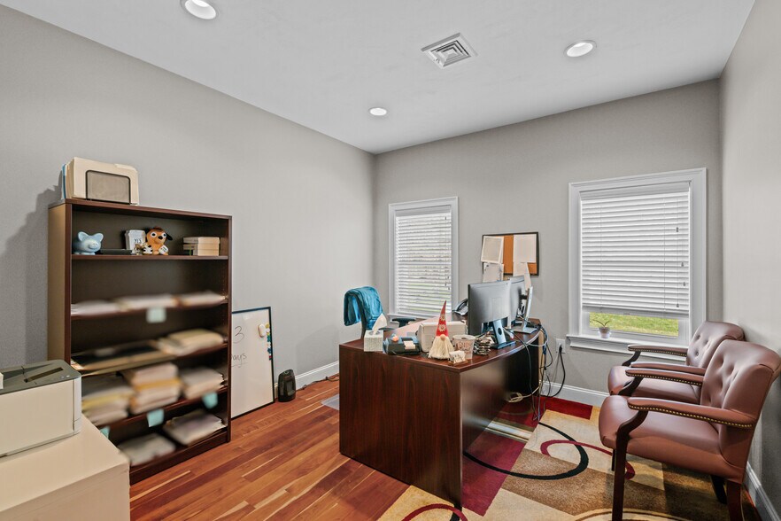 More Photos Of 385 South St, Shrewsbury Office For Sale