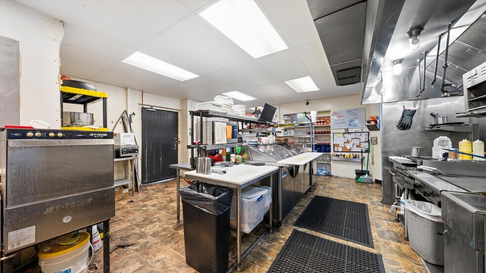 More Photos Of 121 Naches ave, Selah Storefront For Sale