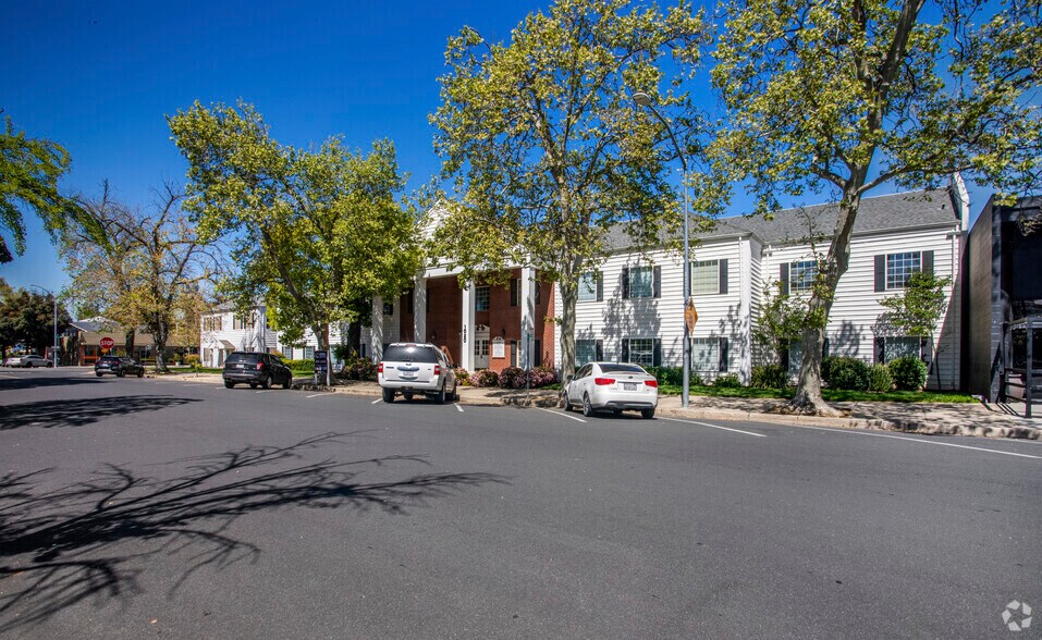 More Photos Of 1020 15th St, Modesto Office For Lease