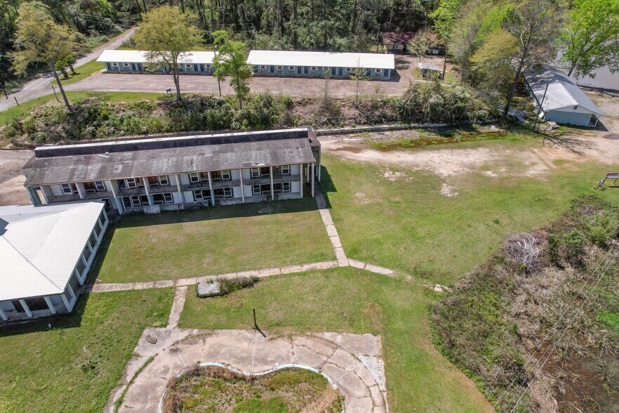 More Photos Of 1010 N Eufaula Ave, Eufaula Hotel For Sale