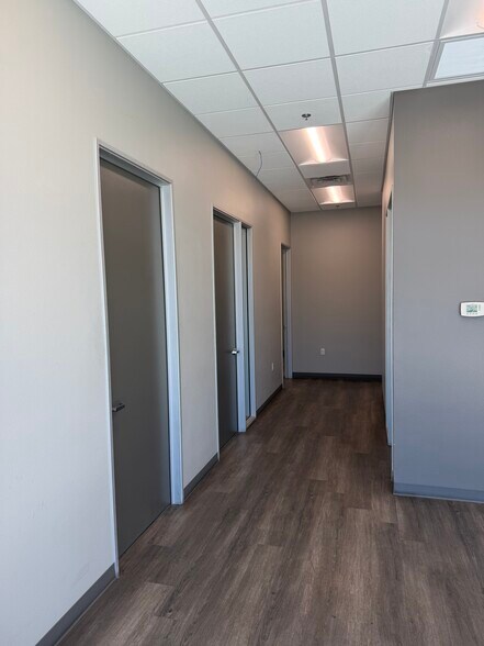 More Photos Of 4670 W Silverado Ranch Blvd, Las Vegas Warehouse For Lease