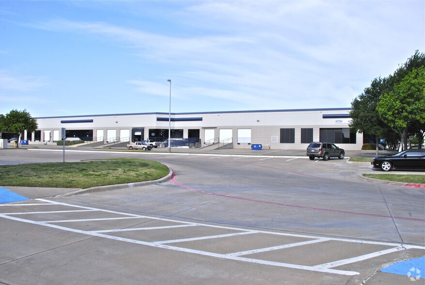 More Photos Of 2552 Summit Ave, Plano Showroom For Lease