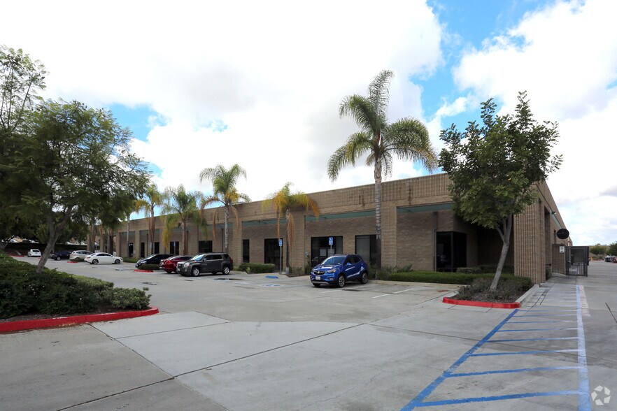 More Photos Of 929 Poinsettia Ave, Vista Unknown For Lease