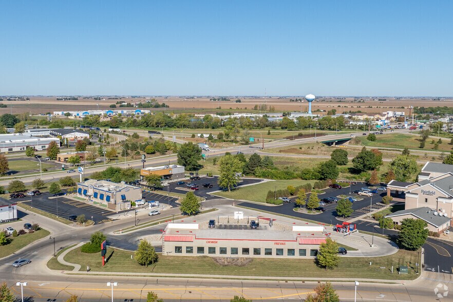 More Photos Of 2950 Fairfield Ln, Ottawa Carwash For Sale