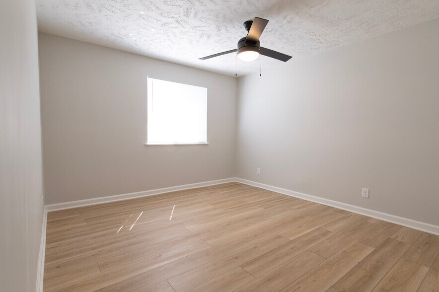 More Photos Of 801 N 48th St, Omaha Apartments For Sale