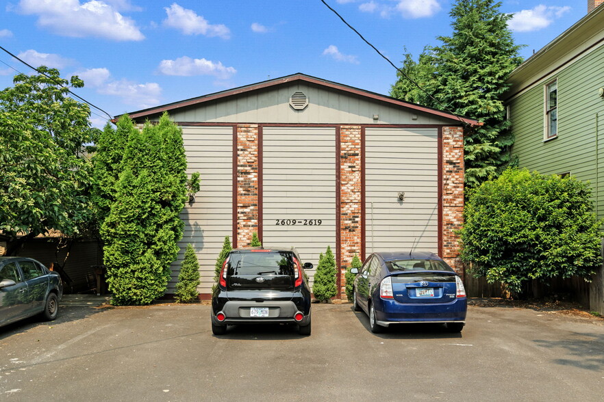 Primary Photo Of 2609-2619 SE Stark St, Portland Apartments For Sale