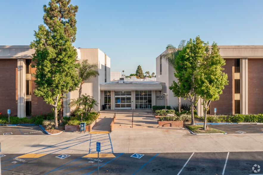 More Photos Of 11100 Warner Ave, Fountain Valley Medical For Lease